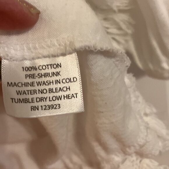 Willi Smith size medium white 3/4 sleeve top with crochet and tassel detail - Picture 6 of 9